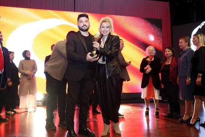 Yozgat böyle rüzgar görmedi: Yıldızlar geçidi, kırmızı halı, sanat! 13
