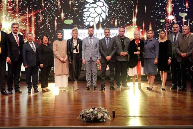 Yozgat böyle rüzgar görmedi: Yıldızlar geçidi, kırmızı halı, sanat! 14