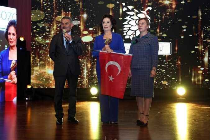 Yozgat böyle rüzgar görmedi: Yıldızlar geçidi, kırmızı halı, sanat! 10