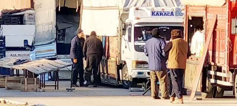 Pazarcı esnafının soğukla imtihanı: Yozgat güne eksi 5'le başladı! 12