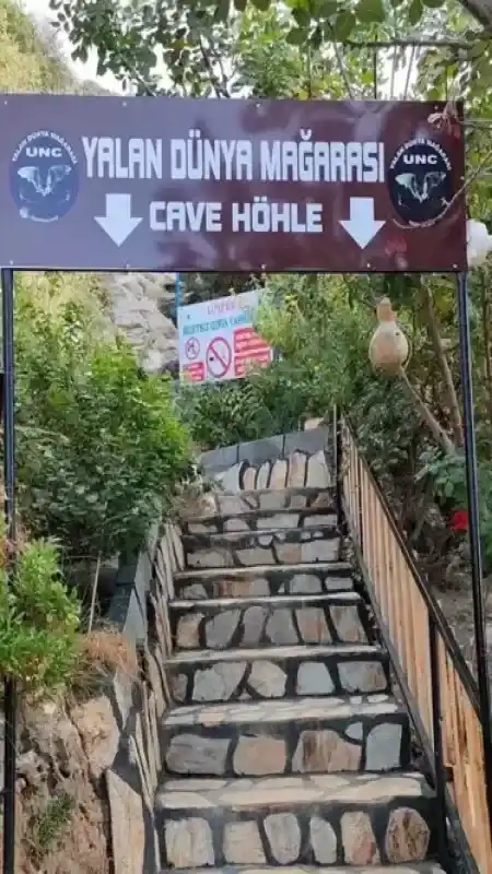 Tarihi Değeri ve Güzelliğiyle Yalan Dünya Mağarası: Ziyaretçi Akınına Uğruyor 6