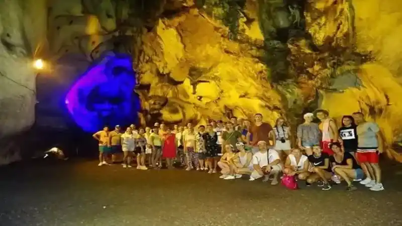 Tarihi Değeri ve Güzelliğiyle Yalan Dünya Mağarası: Ziyaretçi Akınına Uğruyor 8