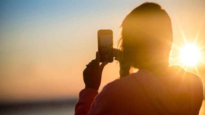 Sosyal Medyanın Sebep Oluyor: Mükemmel An Sendromu Nedir? 8