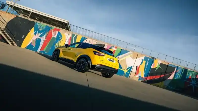 Nissan Juke Yeni Rengiyle Göz Kamaştırdı! Resmen Bayılacaksınız 9