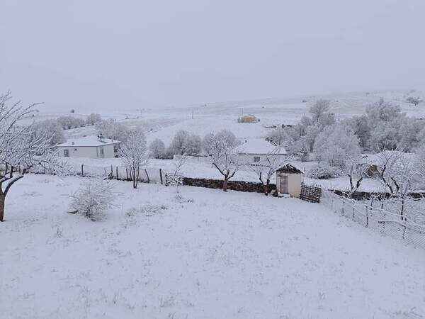 Yozgat'ta beklenen gökyüzünden lapa lapa geldi 6