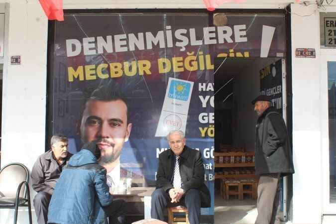 Seçim Öncesi Karargah Hareketliliği: Vatandaşlar Adayları Dinliyor 2