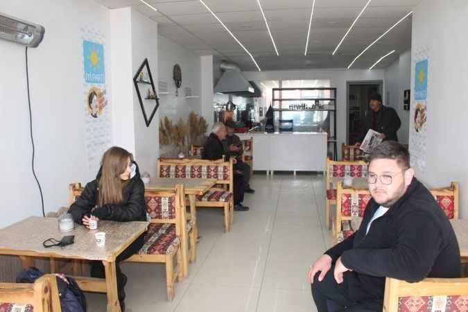 Seçim Öncesi Karargah Hareketliliği: Vatandaşlar Adayları Dinliyor 3