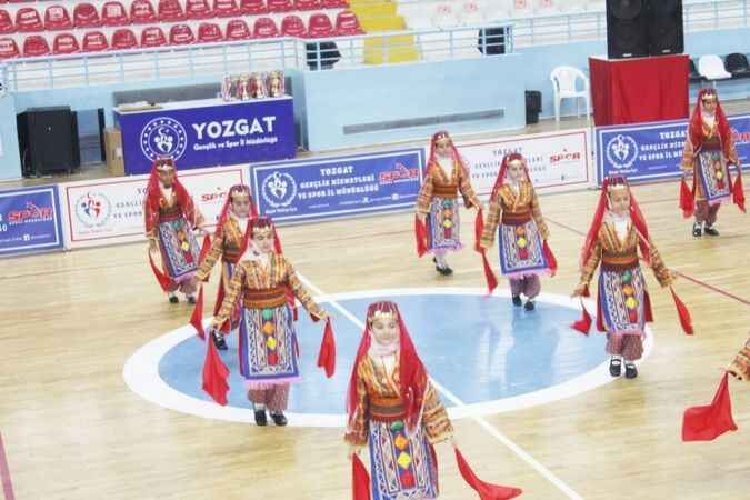 Yozgat Halk Oyunları Yarışması Büyüledi! 3