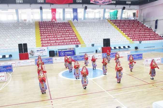 Yozgat Halk Oyunları Yarışması Büyüledi! 4
