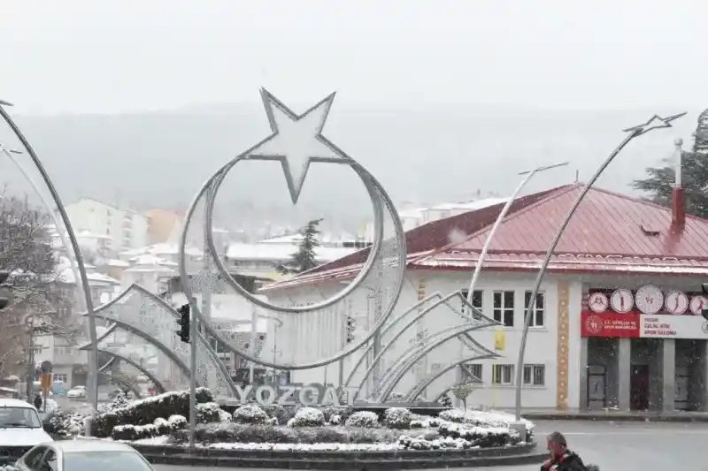Mart Kapıdan Baktırıyor: Yozgat'a Kış Geri Döndü! 3