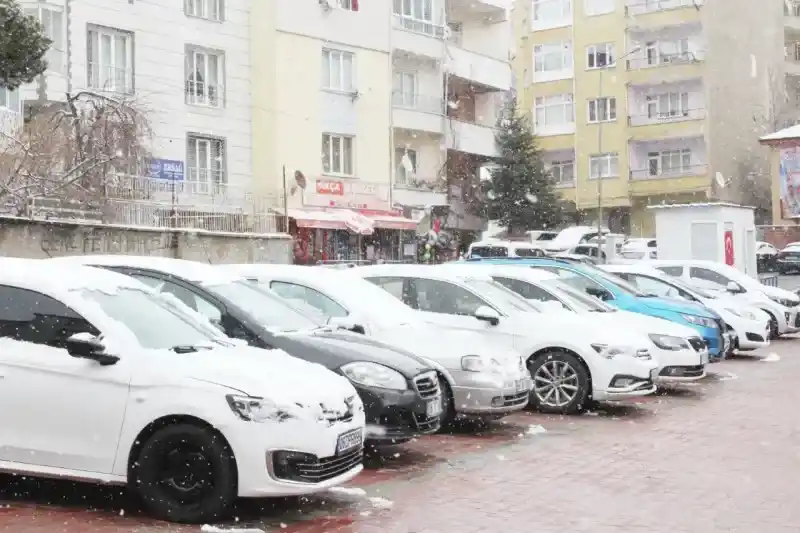 Mart Kapıdan Baktırıyor: Yozgat'a Kış Geri Döndü! 5