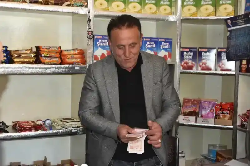 Osmanlı Dönemindeki Zimem Defteri Geleneğini Sürdürüyorlar 7