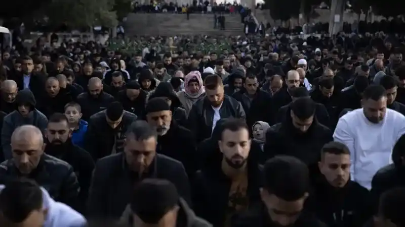 Mescid-i Aksa'da 60 Bin Müslüman Bayram Namazı Kıldı 16