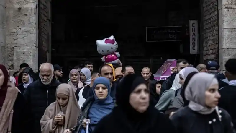 Mescid-i Aksa'da 60 Bin Müslüman Bayram Namazı Kıldı 8