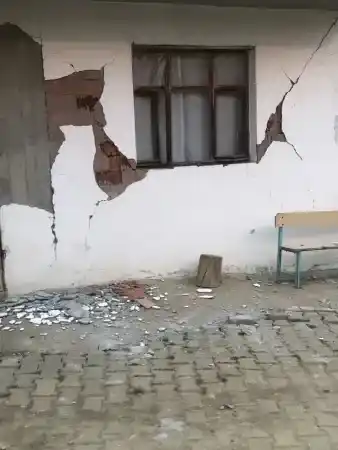Yozgat Kadışehri'de Deprem Sonrası Hasar Tespitleri ve Kurtarma Çalışmaları 13