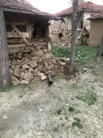 Yozgat Kadışehri'de Deprem Sonrası Hasar Tespitleri ve Kurtarma Çalışmaları 3