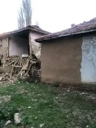 Yozgat Kadışehri'de Deprem Sonrası Hasar Tespitleri ve Kurtarma Çalışmaları 4