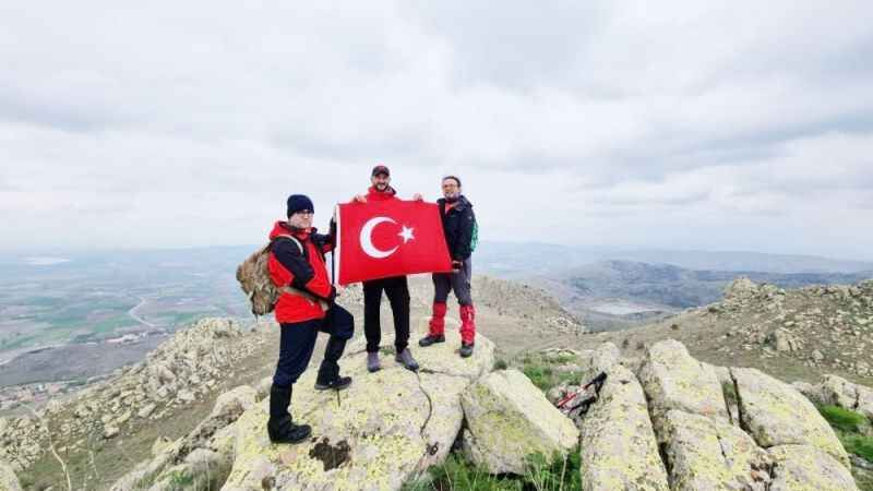Zirveye Ulaşan Dağcılar Türk Bayrağını Göklere Taşıdı! 4