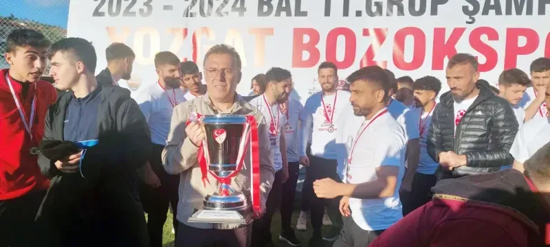 Yozgat'ta Şampiyonluk Coşkusu: Bozokspor Kupasını Kaldırdı! 4
