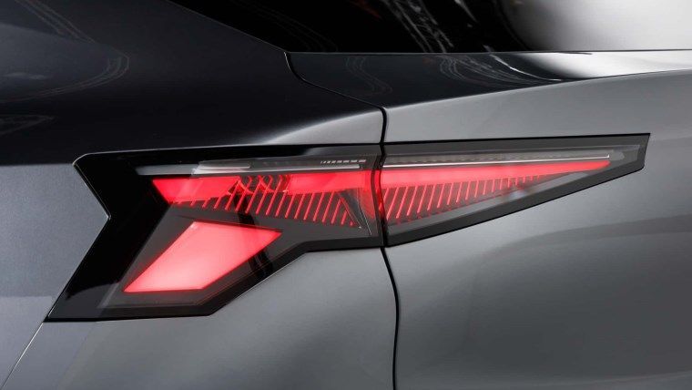 Renault Rafale, Coupe SUV Modeliyle Geliyor! İşte Fiyatı ve Teknik Özellikleri 10