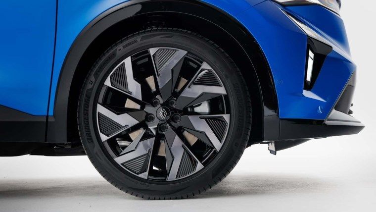 Renault Rafale, Coupe SUV Modeliyle Geliyor! İşte Fiyatı ve Teknik Özellikleri 13