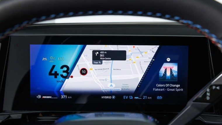 Renault Rafale, Coupe SUV Modeliyle Geliyor! İşte Fiyatı ve Teknik Özellikleri 6