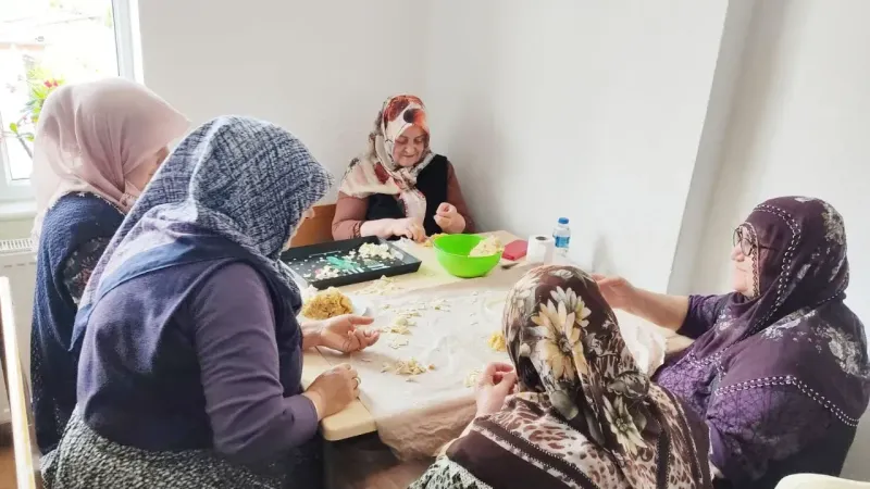 Yozgat’ın Sarıkaya İlçesinde Kadınlardan Seferberlik: Anadolu'nun Eli Kınalı Anneleri İşbaşında 12