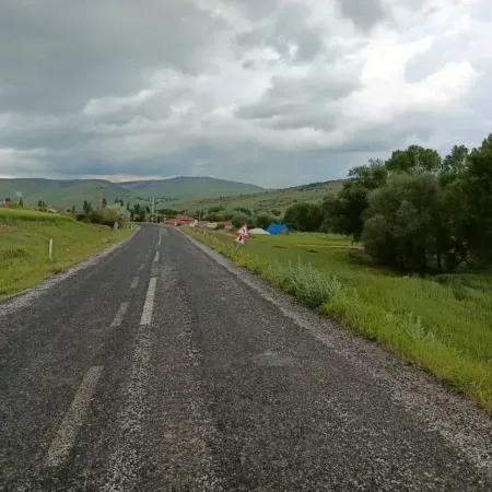 Yozgat Yortan Köyü, Baharın Gelişiyle Birlikte Kartpostallık Manzaralar Sunuyor 8