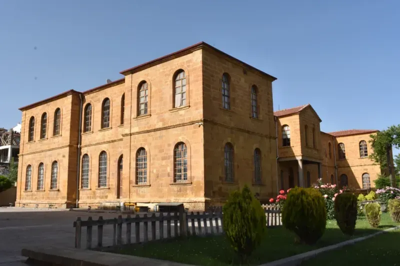 Yozgat'ın Altın Renkli Mektebi: Yozgat Lisesi! 2