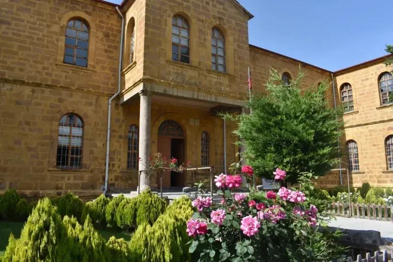 Yozgat'ın Altın Renkli Mektebi: Yozgat Lisesi! 3