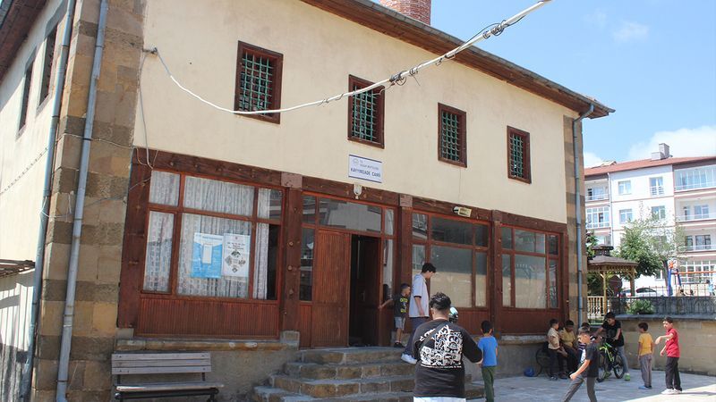 Yaz Kur’an Kursunda 8 öğrenci Kur’an-ı Kerim’e geçti 5
