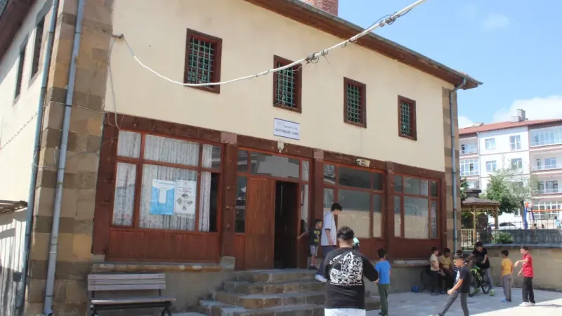 Yaz Kur’an Kursunda 8 öğrenci Kur’an-ı Kerim’e geçti 8