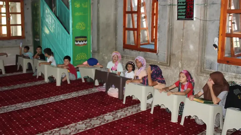 Yaz Kur’an Kursunda 8 öğrenci Kur’an-ı Kerim’e geçti 4