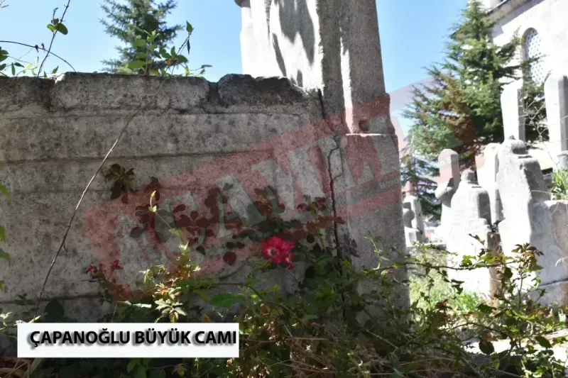 Yozgat Camilerinde Asırlık Mezarlar: Tarihin Sessiz Tanıkları! 3