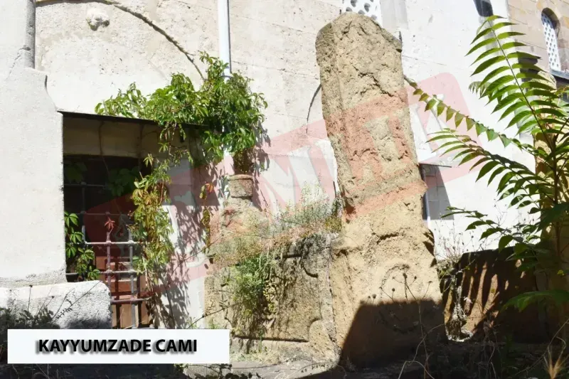 Yozgat Camilerinde Asırlık Mezarlar: Tarihin Sessiz Tanıkları! 4
