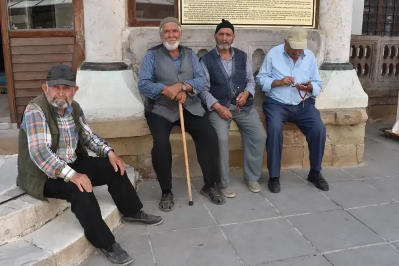 Yozgat'ın yaşlı meydanı: kimisi sabah namazında kimisi akşam serinliğinde geliyor! 1