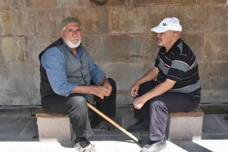Yozgat'ın yaşlı meydanı: kimisi sabah namazında kimisi akşam serinliğinde geliyor! 5