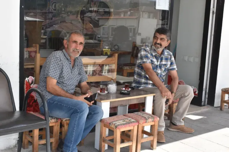 Yozgat'ın yaşlı meydanı: kimisi sabah namazında kimisi akşam serinliğinde geliyor! 15