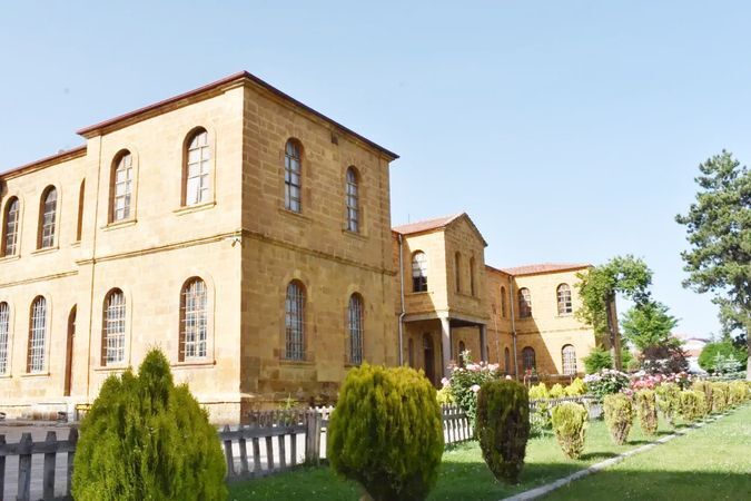 Tarihe Işık Tutan Altın Renkli Yozgat Lisesi! 5
