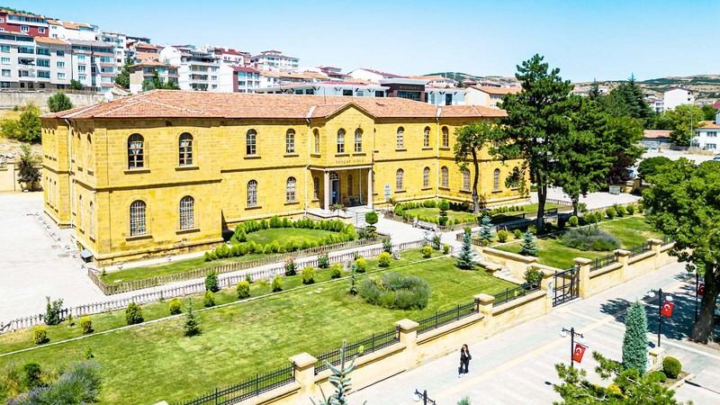 Tarihe Işık Tutan Altın Renkli Yozgat Lisesi! 6