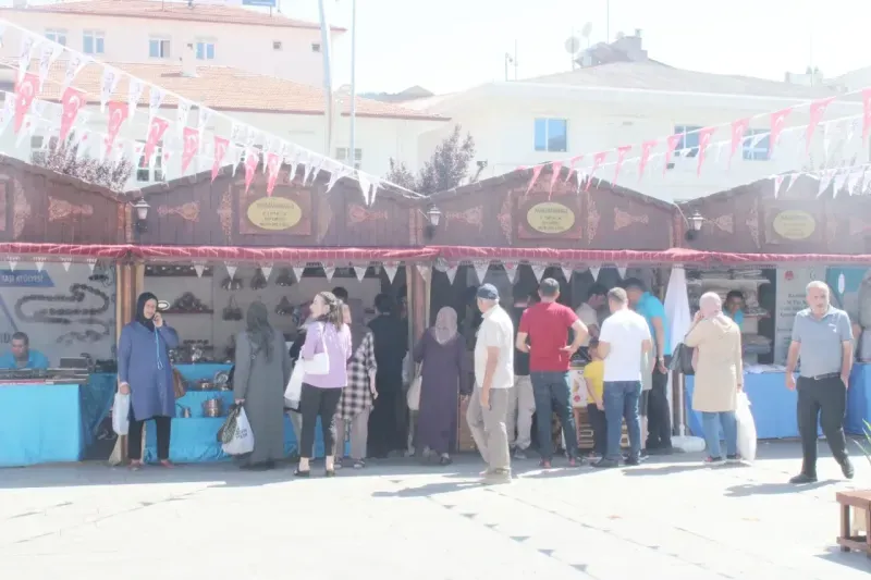 Yozgat’ta Ziyaretçilerini Ağırlamaya Devam Ediyor! El Emekleri Burada… 2