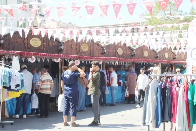 Yozgat’ta Ziyaretçilerini Ağırlamaya Devam Ediyor! El Emekleri Burada… 3