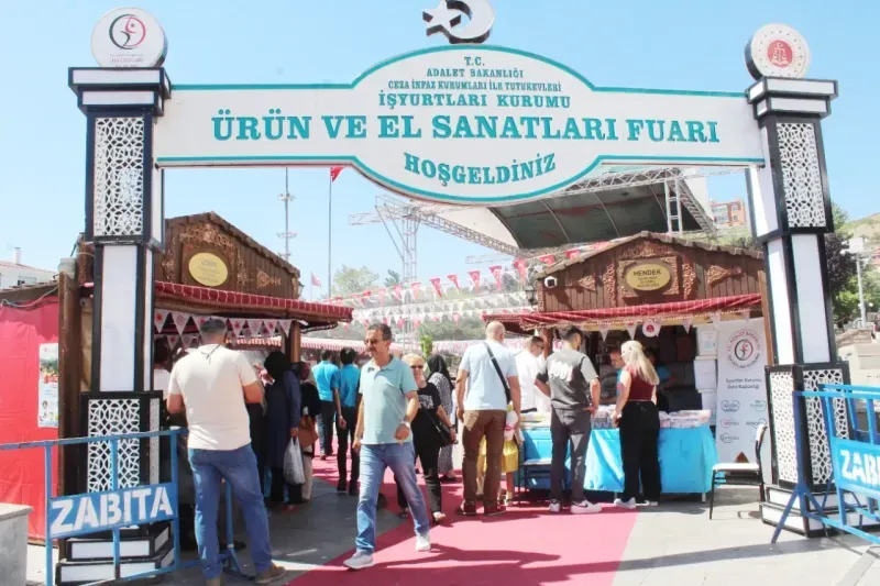 Yozgat’ta Ziyaretçilerini Ağırlamaya Devam Ediyor! El Emekleri Burada… 4
