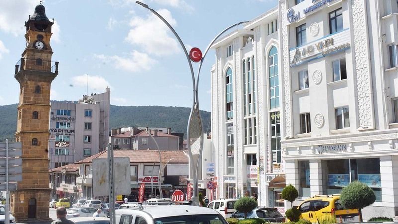 Yozgat’ın Merkezinde Estetik Bir Dönüşüm: AK Meydan! 10