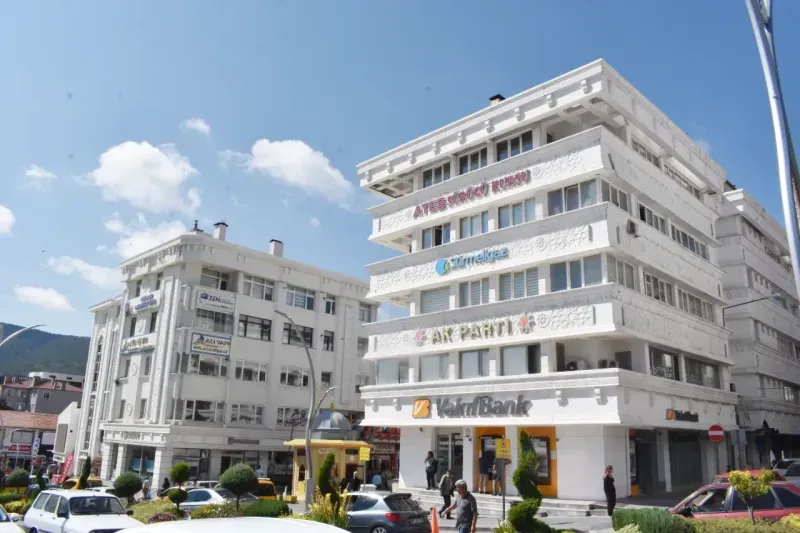 Yozgat’ın Merkezinde Estetik Bir Dönüşüm: AK Meydan! 5