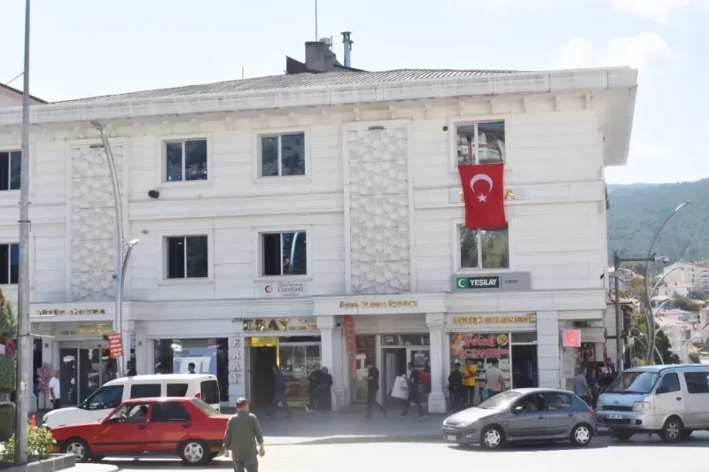 Yozgat’ın Merkezinde Estetik Bir Dönüşüm: AK Meydan! 9