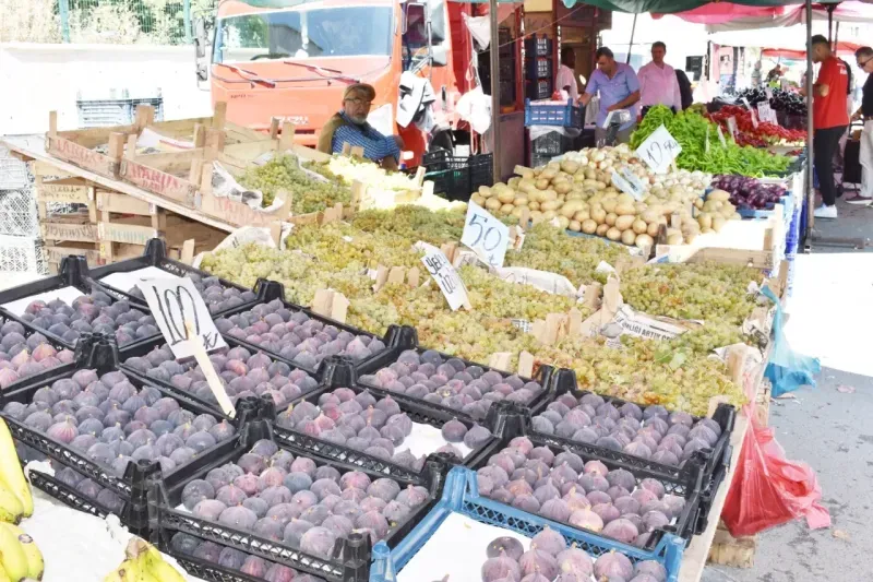 Yozgat’ta Haftalık Salı Pazarı Yazın Son Demlerini Yaşıyor! 7