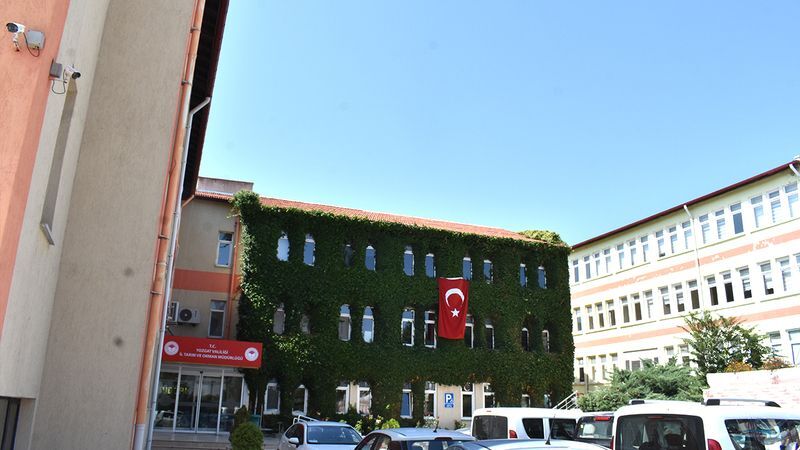 Yozgat'ta sarmaşıkların sardığı kamu kurumu gözden kayboldu! Yok böyle bir güzellik! 4