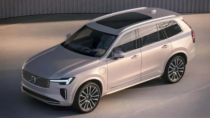 Volvo XC90 Yenilendi! Sürüş Tutkunlarının Hayallerini Gerçeğe Dönüştüren Teknolojik Başkaldırı Başlıyor! 3