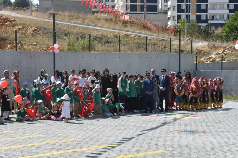 Yozgat’ta 65 Bin Öğrenci İçin Ders Zili Çaldı: Okullarda Coşku Başladı! 5